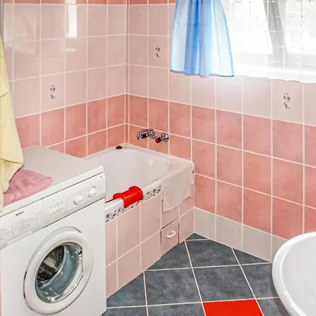 Semesterbostad 4 Bedroom Amazing In Biskupiec *